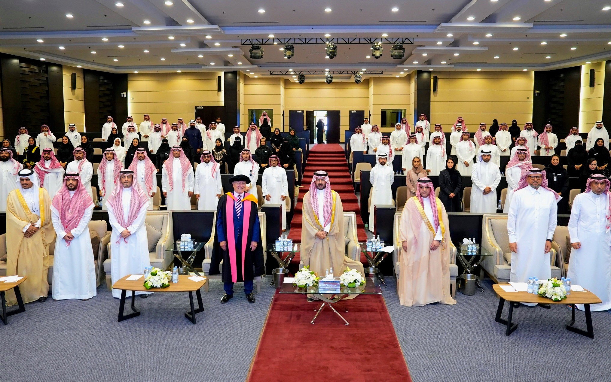 خبر الخريجين